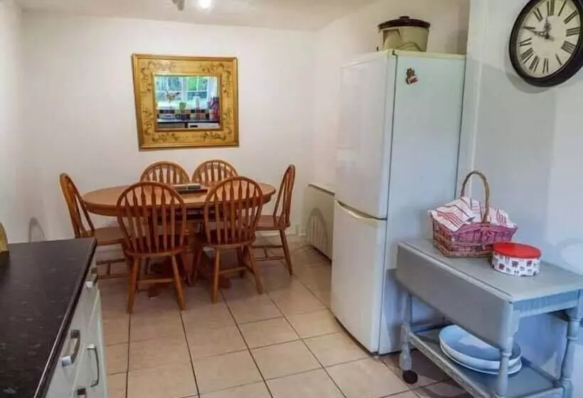 Tyddyn Gyrfa Cottage