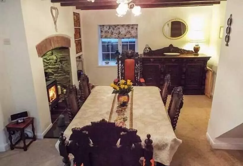 Tyddyn Gyrfa Cottage