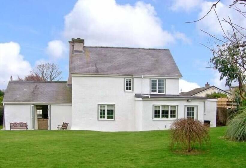 Tyddyn Gyrfa Cottage