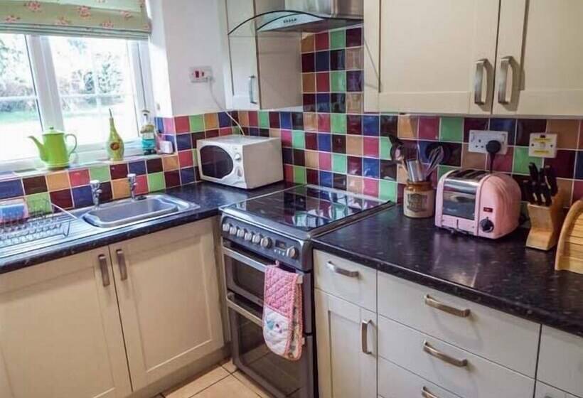 Tyddyn Gyrfa Cottage