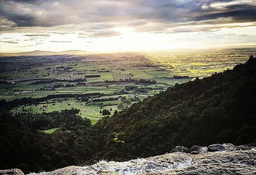 민박 The House With No Nails