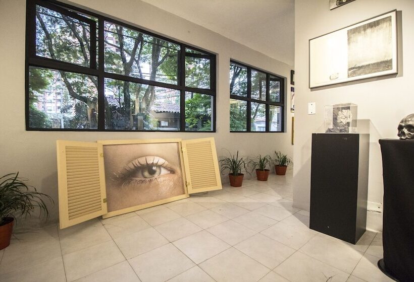 Coolto Art Lodge   Hostel