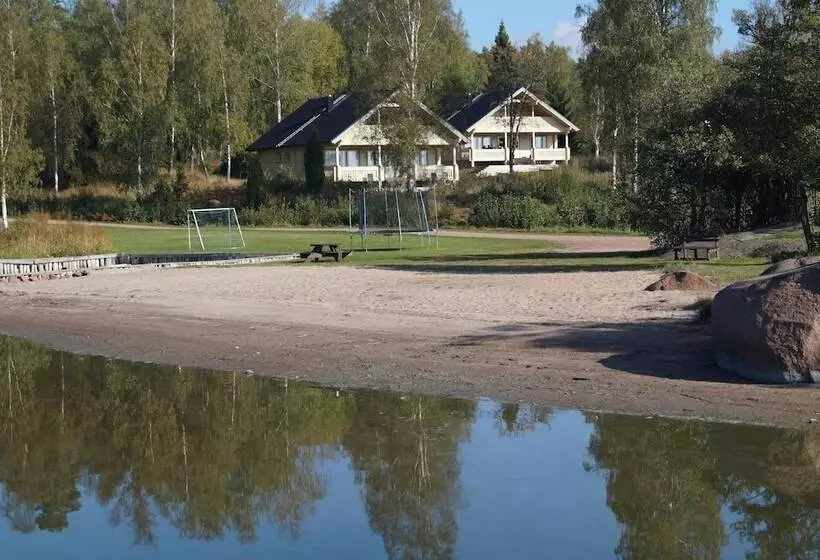 Hjortö Stugor & Stockhus