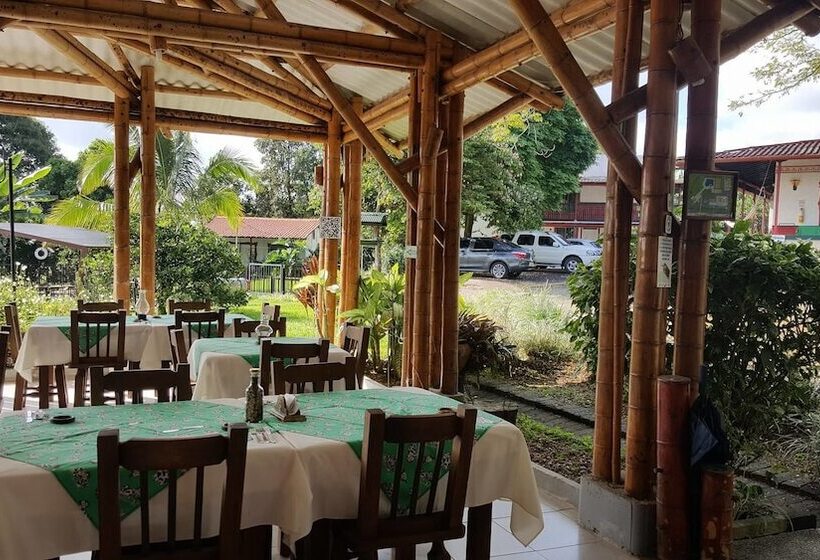 Hostal Portal Del Samán