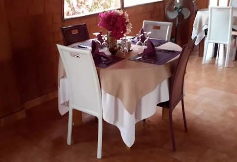 هتل Baobab Lodge