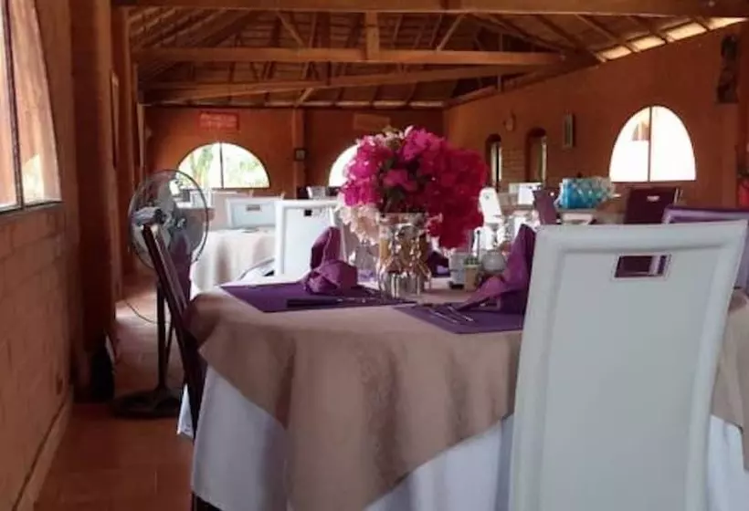 هتل Baobab Lodge