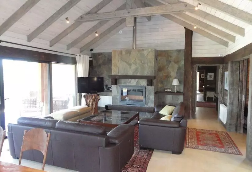 Hotelli Kila Tai Tai Lodge