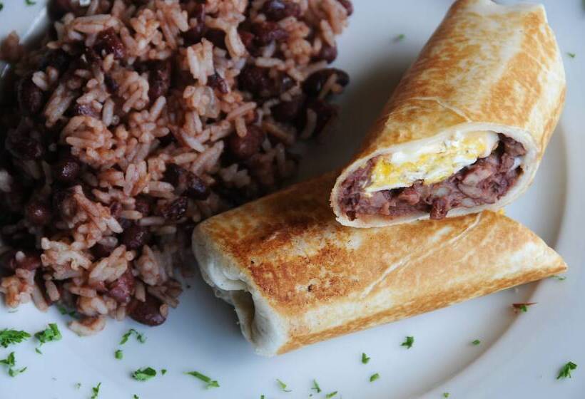 هتل Las Palmeras Beach