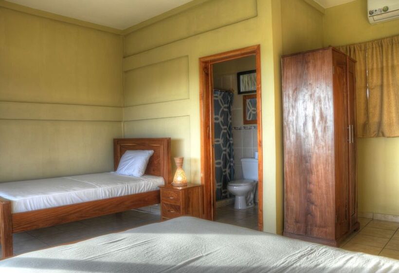 هتل Las Palmeras Beach