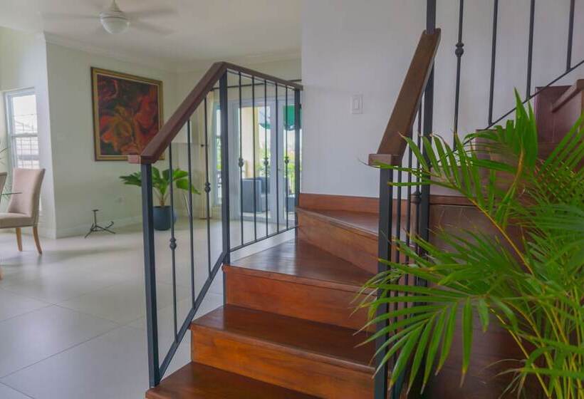 هتل Penthouse By The Sea 3bd Apartment Olr