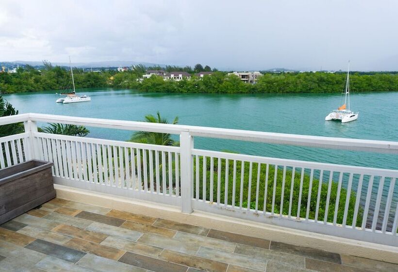 هتل Penthouse By The Sea 3bd Apartment Olr