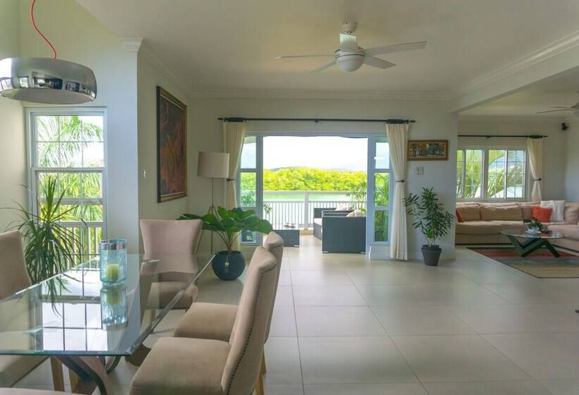 هتل Penthouse By The Sea 3bd Apartment Olr