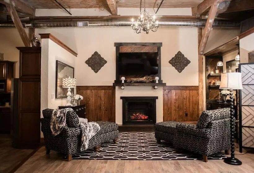 Hotelli Rusty Rail Brewing Co