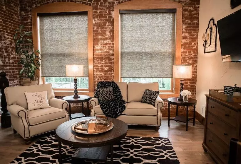 Hotelli Rusty Rail Brewing Co