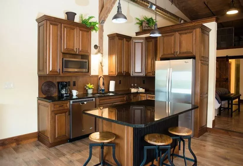 Hotelli Rusty Rail Brewing Co