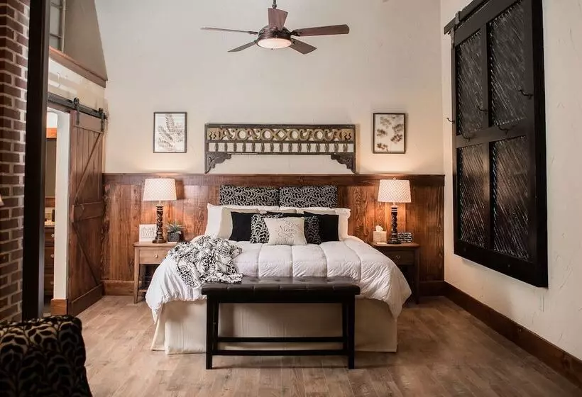 Hotelli Rusty Rail Brewing Co