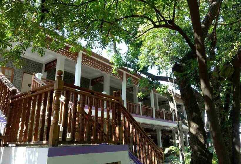 هتل Salay River View Inn