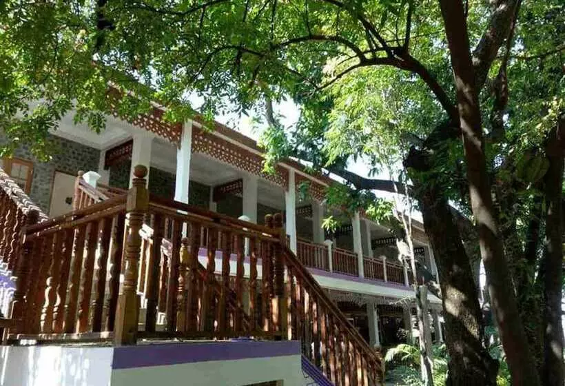 هتل Salay River View Inn