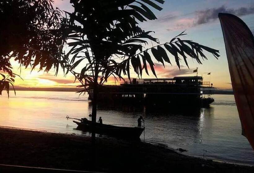 هتل Salay River View Inn