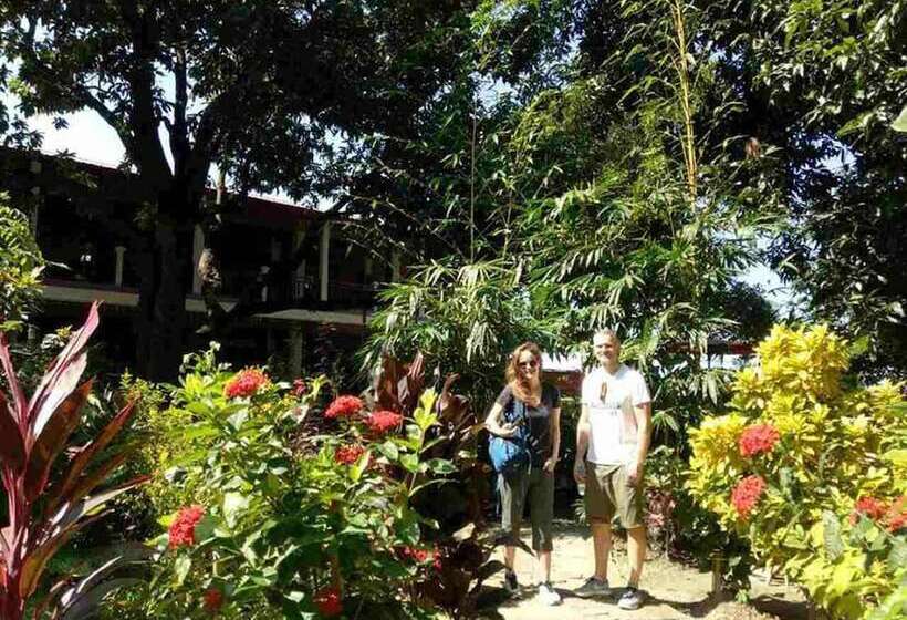 هتل Salay River View Inn