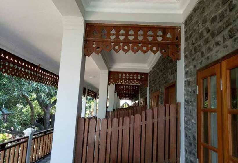 هتل Salay River View Inn