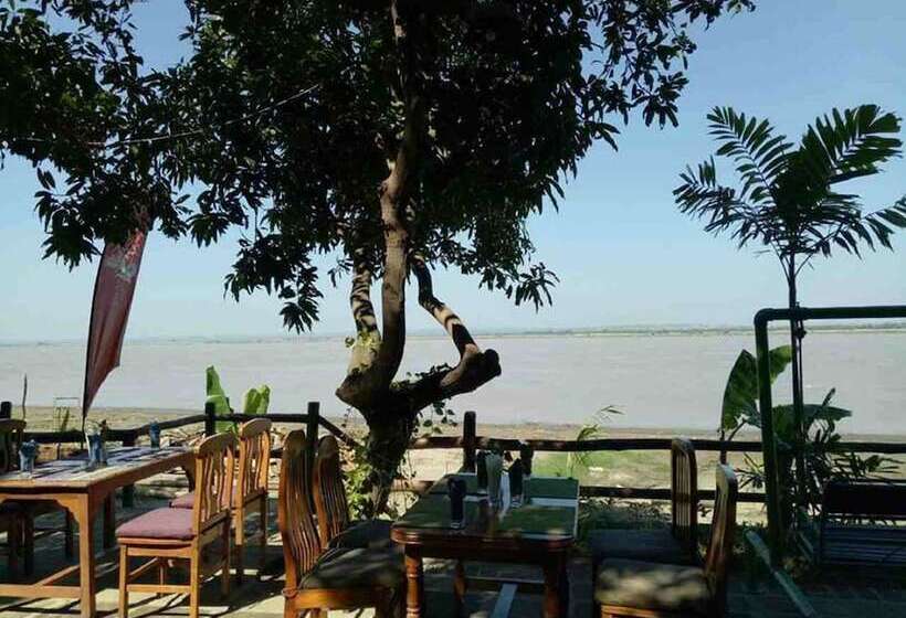 هتل Salay River View Inn