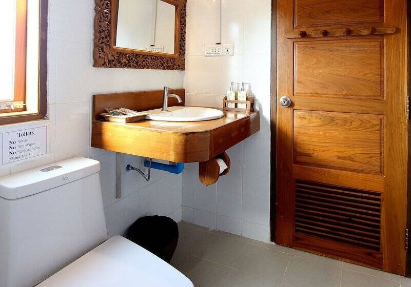 هتل Salay River View Inn