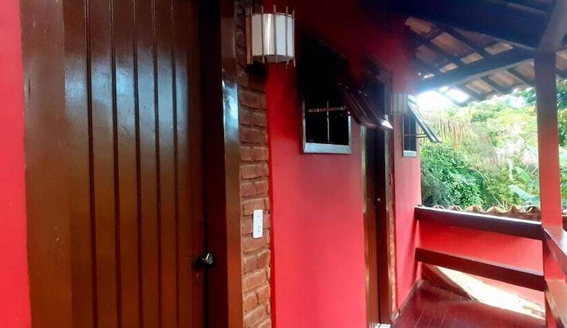 Novos Baianos Hostel E Suites