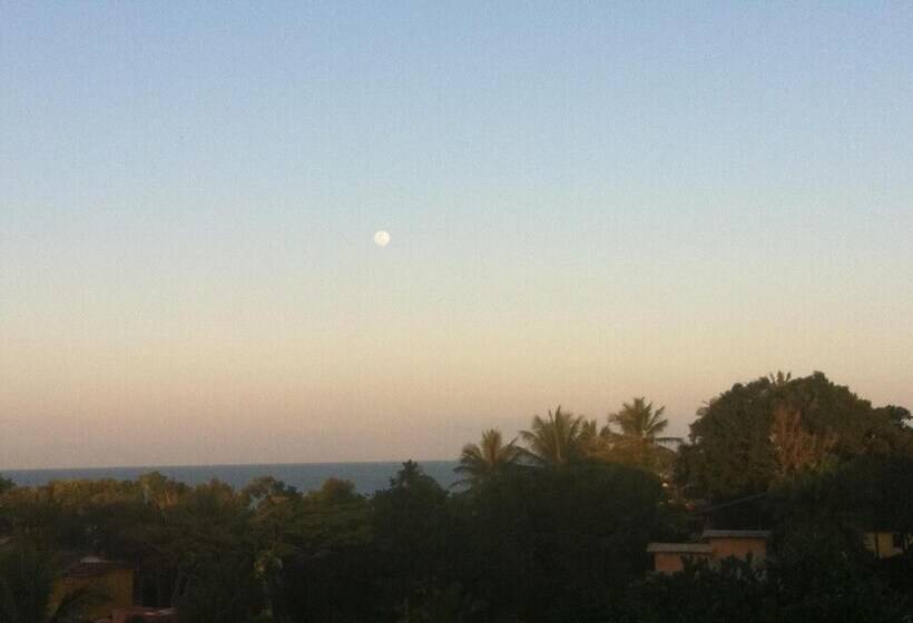 Novos Baianos Hostel E Suites