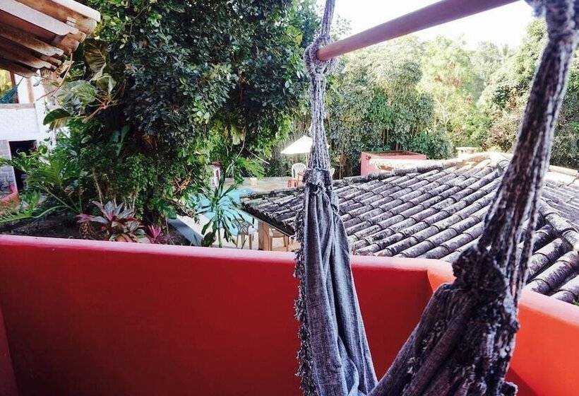 Novos Baianos Hostel E Suites