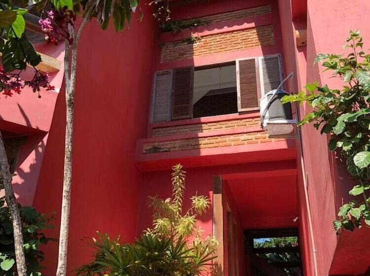 Novos Baianos Hostel E Suites