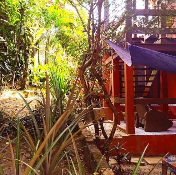 Novos Baianos Hostel E Suites