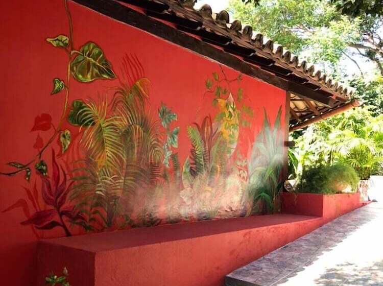 Novos Baianos Hostel E Suites