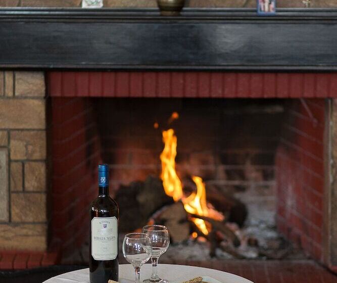 Pensió Flisvos Rooms