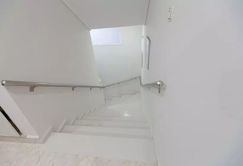 Majatalo Flisvos Rooms