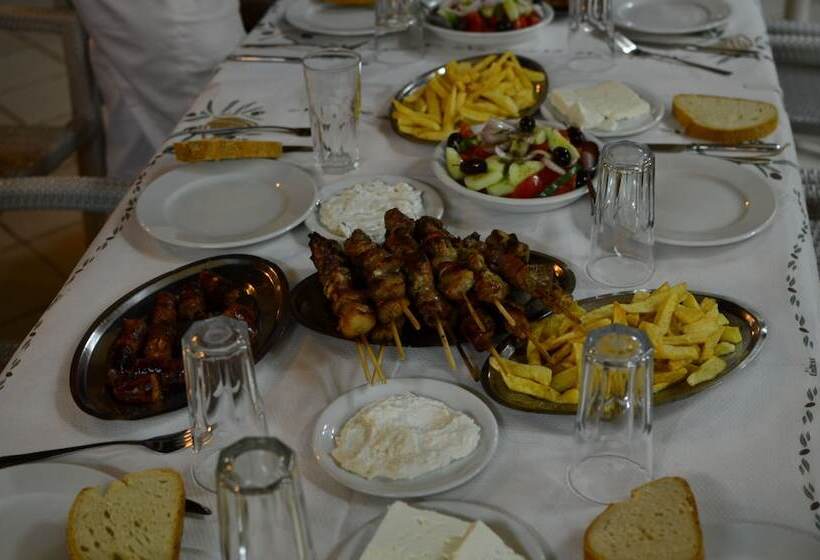 Pensió Flisvos Rooms