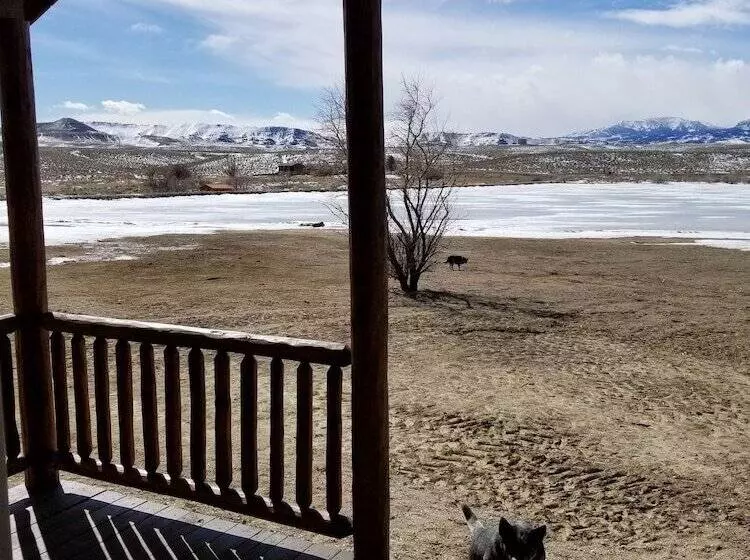 Majatalo Monster Lake Ranch