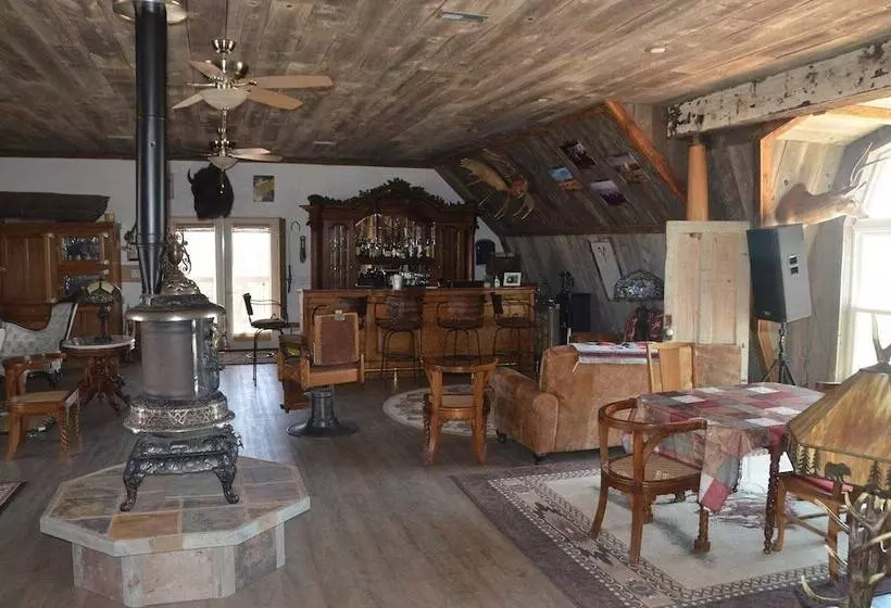 Majatalo Monster Lake Ranch