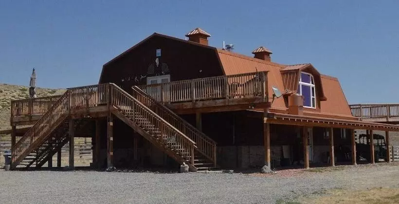 Majatalo Monster Lake Ranch