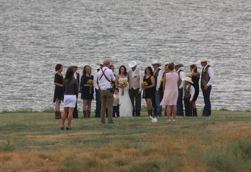 Majatalo Monster Lake Ranch