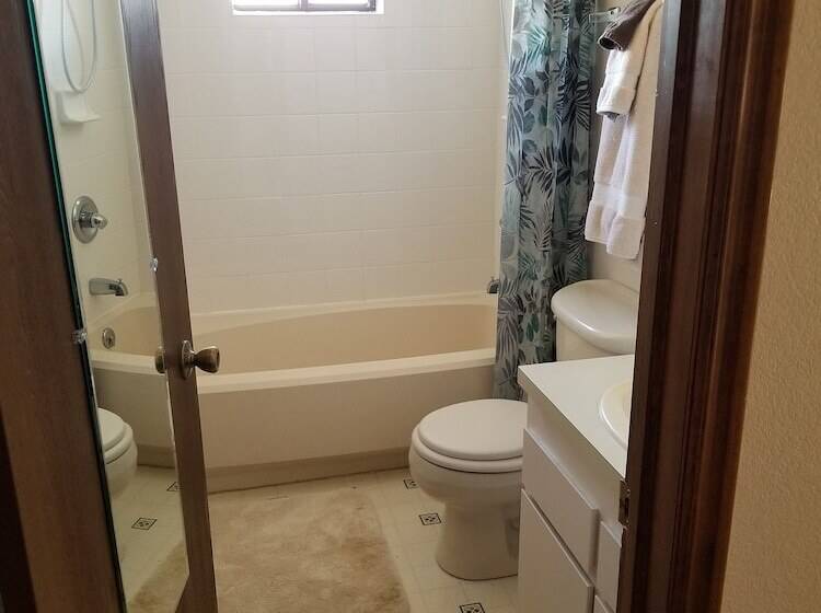 Panzió Monster Lake Ranch