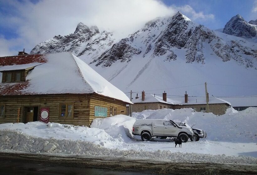 Portezuelo Del Viento Mountain Hostel