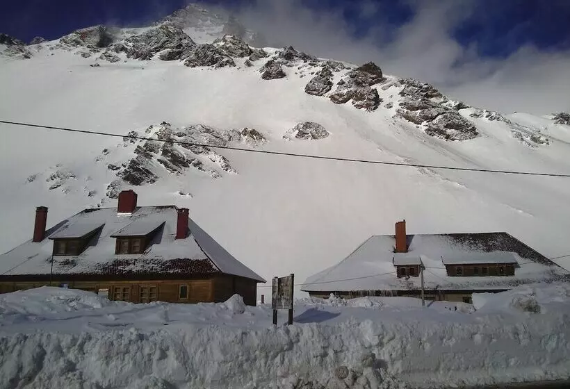 Portezuelo Del Viento   Mountain Hostel
