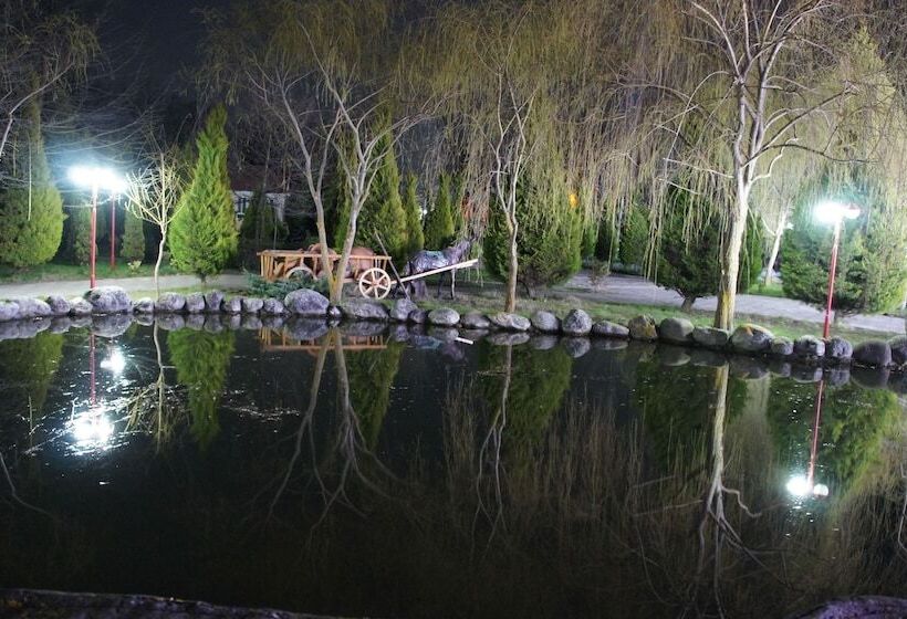 استراحتگاه Atlant Holiday Village