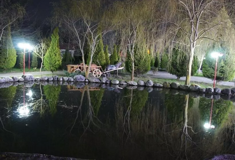 استراحتگاه Atlant Holiday Village