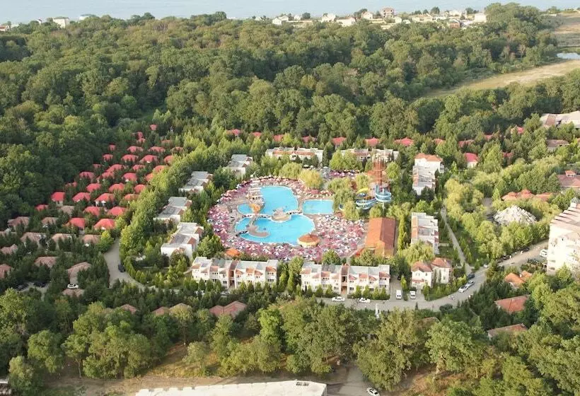 استراحتگاه Atlant Holiday Village