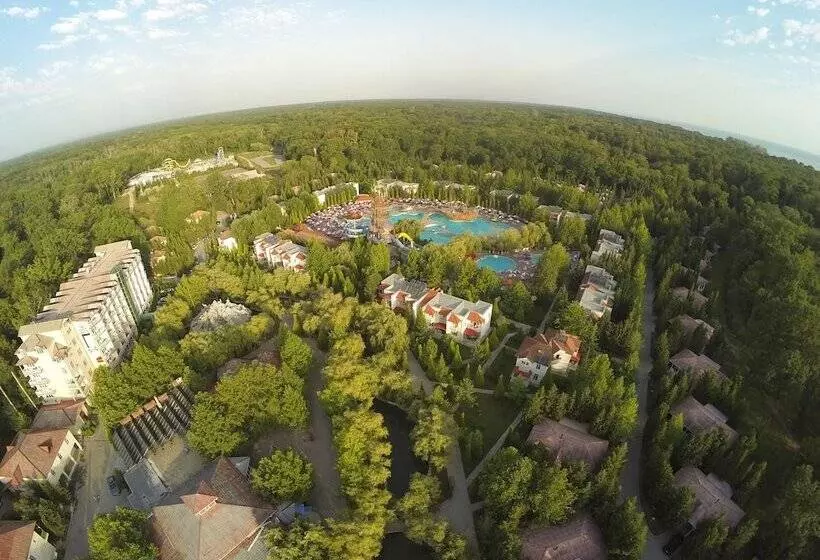استراحتگاه Atlant Holiday Village