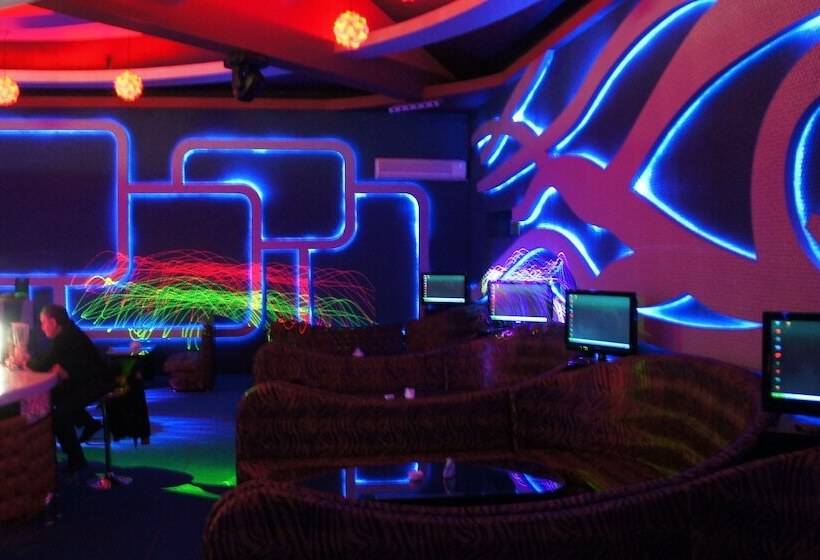 استراحتگاه Atlant Holiday Village