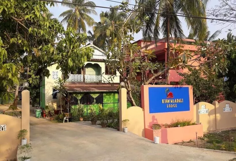 Seasons Hotels And Resort  Ngapali