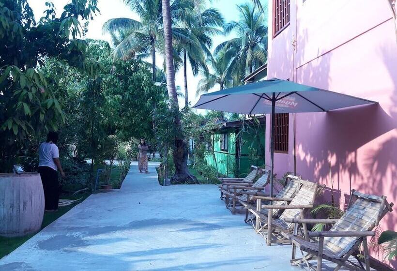 Seasons Hotels And Resort Ngapali